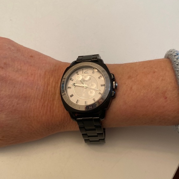 Black Coach watch, lightweight, great condition, hardly any wear. - Picture 6 of 8
